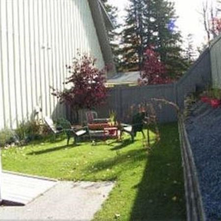 Mccracken Country Inn Хинтон Экстерьер фото