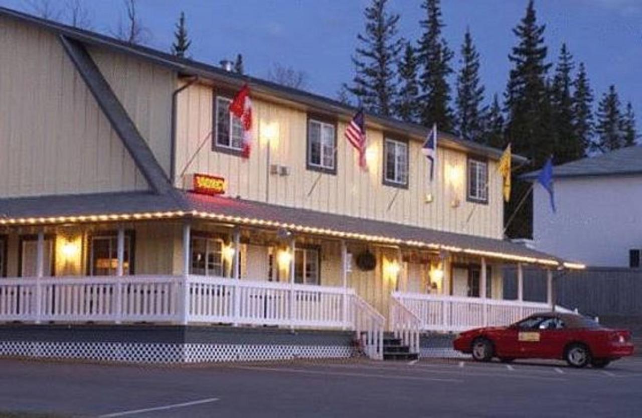 Mccracken Country Inn Хинтон Экстерьер фото