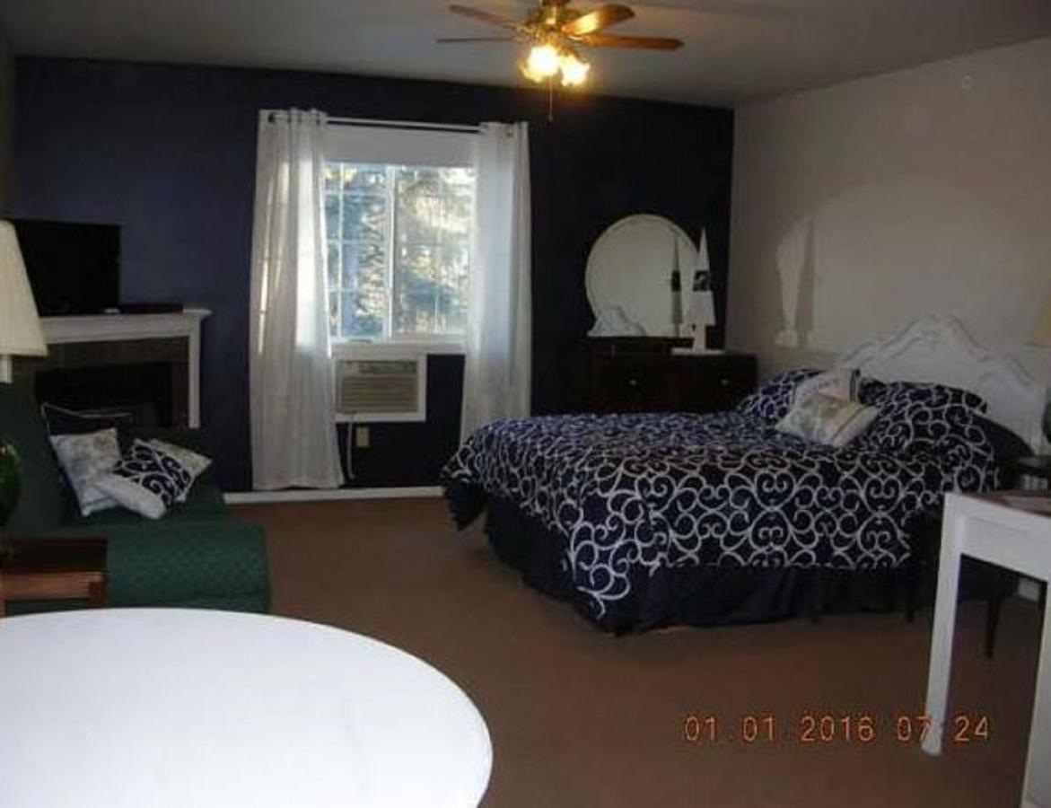 Mccracken Country Inn Хинтон Экстерьер фото